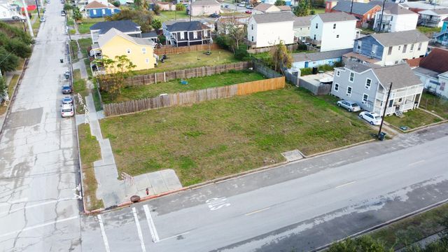 4017 Ball, Galveston, TX 77550