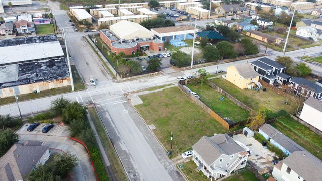 4017 Ball, Galveston, TX 77550