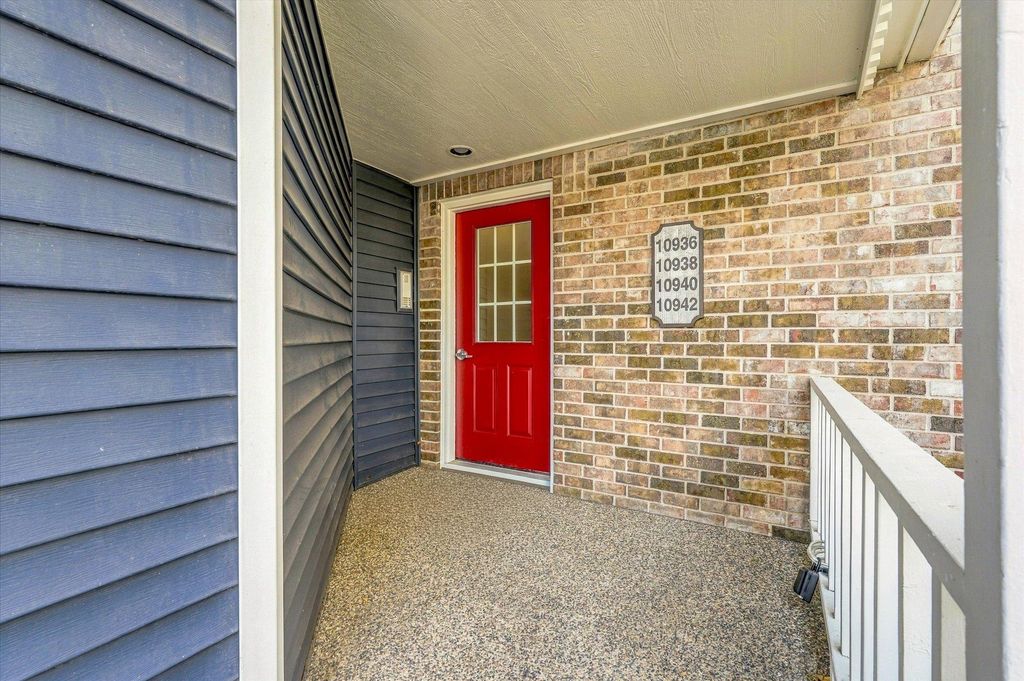 10938 Quebec Avenue S, Bloomington, MN 55438 — photo 2