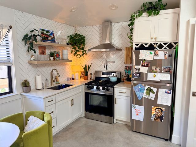 315 Easton Road B, Dallas, TX 75218