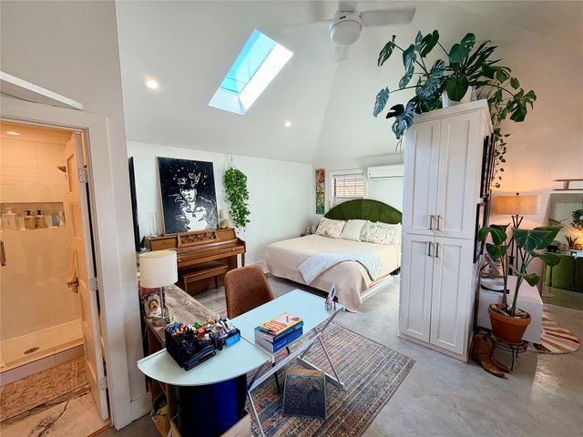 315 Easton Road B, Dallas, TX 75218