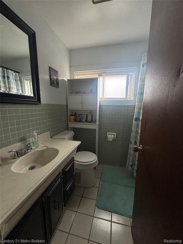 1124 W Parkwood Avenue, Flint, MI 48507