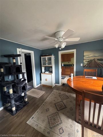 1124 W Parkwood Avenue, Flint, MI 48507