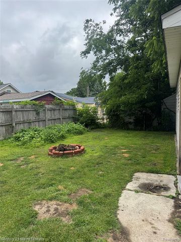 1124 W Parkwood Avenue, Flint, MI 48507