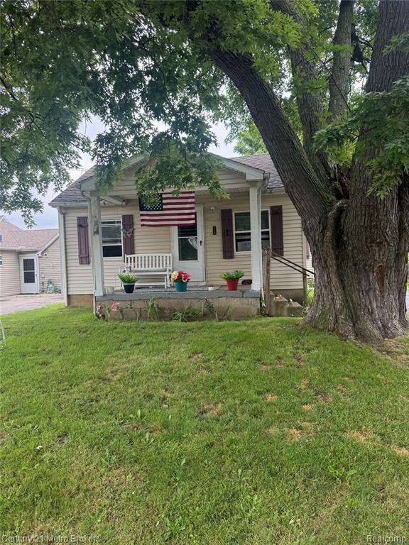 1124 W Parkwood Avenue, Flint, MI 48507