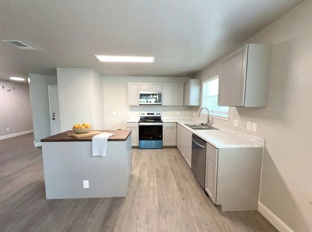 1633 Duet Drive, Dallas, TX 75241