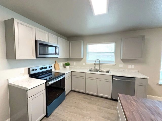 1633 Duet Drive, Dallas, TX 75241