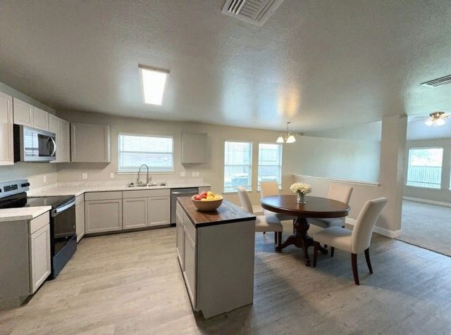 1633 Duet Drive, Dallas, TX 75241