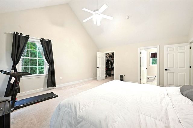 244 North St, Upton, MA 01568