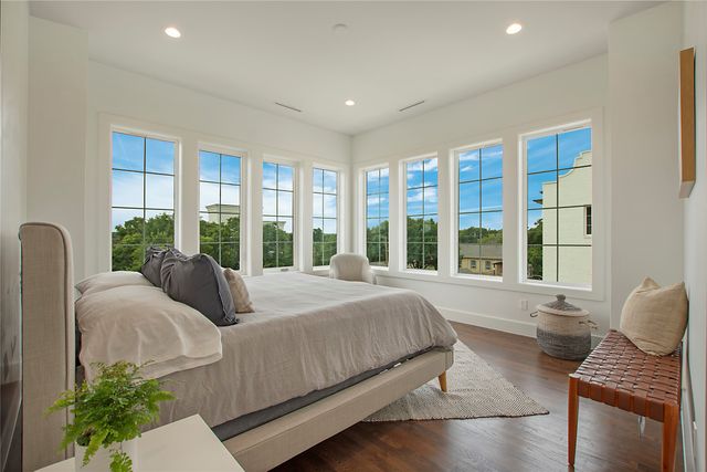 1029 Mobile Street, Dallas, TX 75208