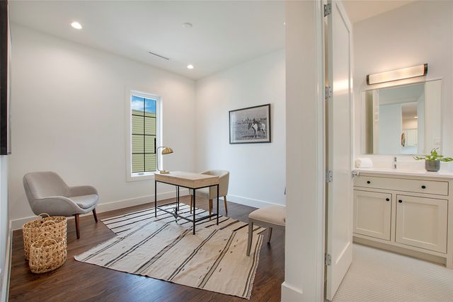 1029 Mobile Street, Dallas, TX 75208