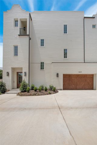 1029 Mobile Street, Dallas, TX 75208