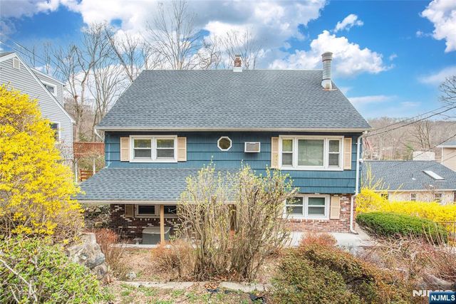 237 Skyline Lake Drive, Ringwood, NJ 07456