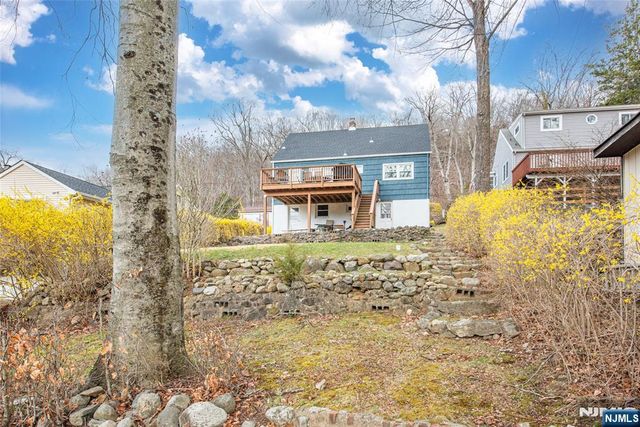 237 Skyline Lake Drive, Ringwood, NJ 07456