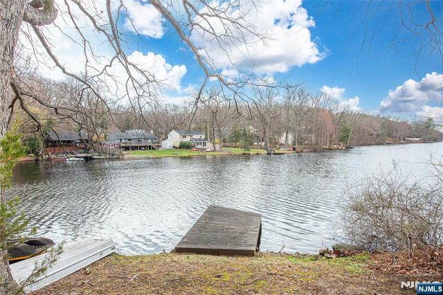 237 Skyline Lake Drive, Ringwood, NJ 07456