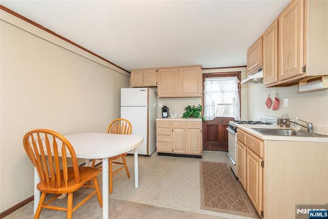 237 Skyline Lake Drive, Ringwood, NJ 07456