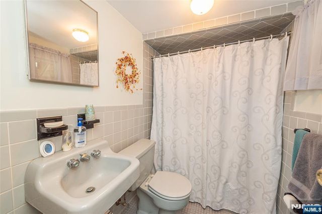 237 Skyline Lake Drive, Ringwood, NJ 07456