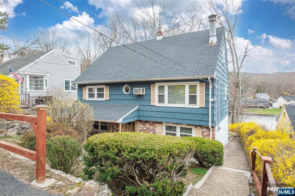 237 Skyline Lake Drive, Ringwood, NJ 07456