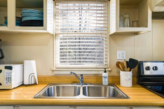 755 WILDWOOD LN, Shenandoah, VA 22849