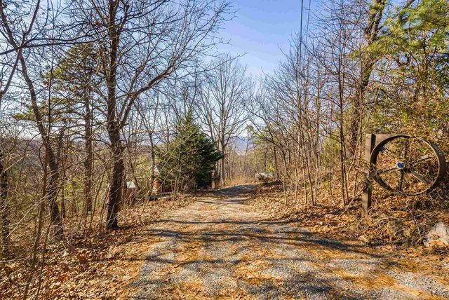 755 WILDWOOD LN, Shenandoah, VA 22849