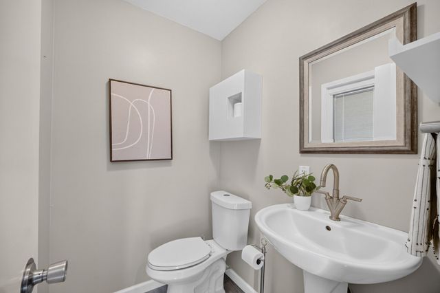 129 Lincoln Place Drive, Des Moines, IA 50312