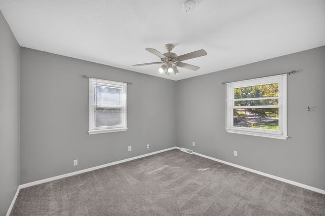 129 Lincoln Place Drive, Des Moines, IA 50312