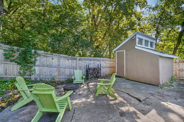 129 Lincoln Place Drive, Des Moines, IA 50312