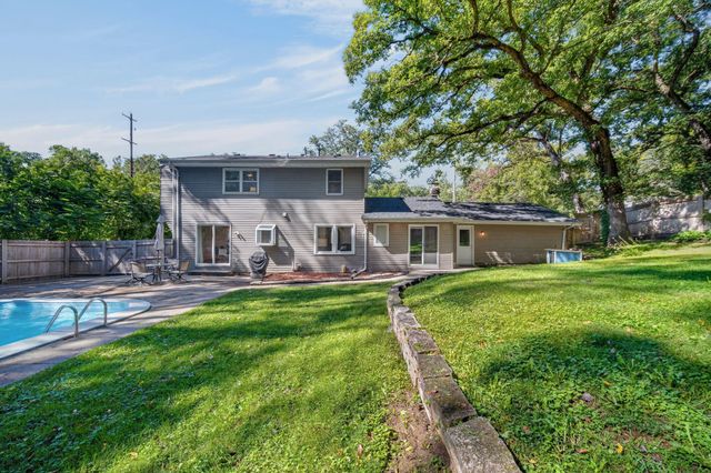 129 Lincoln Place Drive, Des Moines, IA 50312