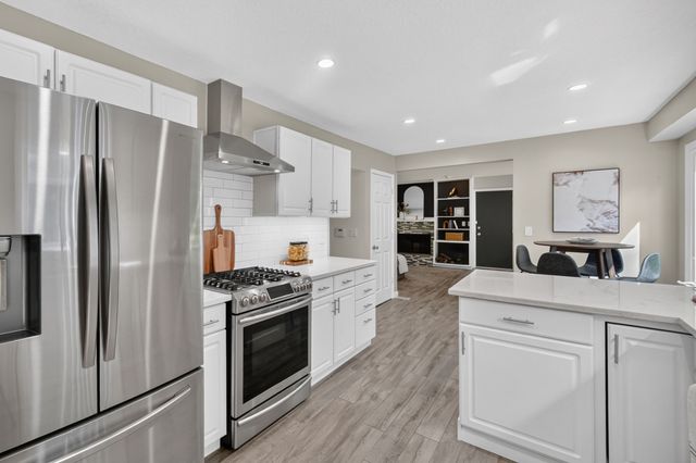 129 Lincoln Place Drive, Des Moines, IA 50312