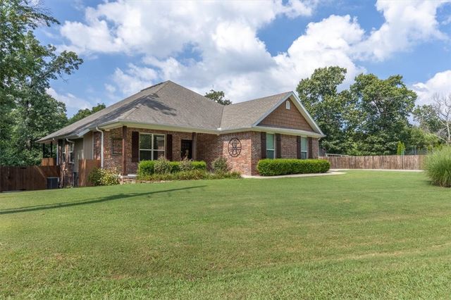 1 Embleton Drive, Bella Vista, AR 72714