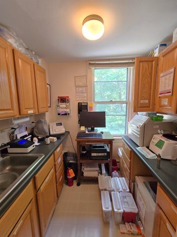 1027 Western Avenue, Brattleboro, VT 05301