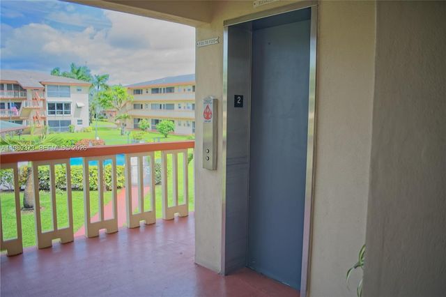 5300 Washington Street F215, Hollywood, FL 33021