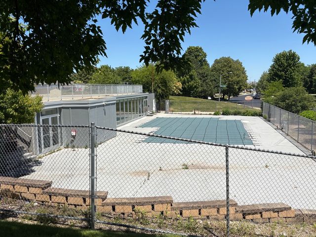 363 CEDAR TREE Court 363, Hoffman Estates, IL 60169