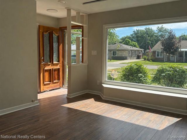 28111 Brentwood Street, Southfield, MI 48076