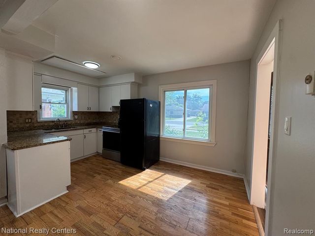 28111 Brentwood Street, Southfield, MI 48076