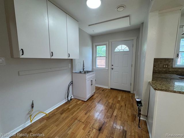 28111 Brentwood Street, Southfield, MI 48076