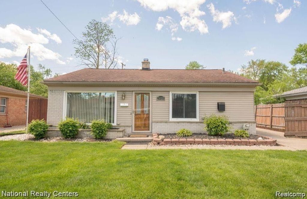 28111 Brentwood Street, Southfield, MI 48076