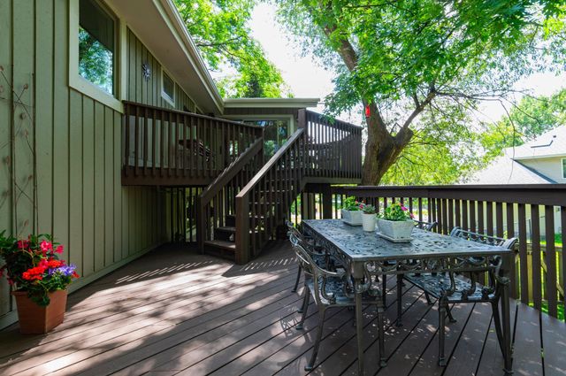 1421 Clement Street, Mendota Heights, MN 55118