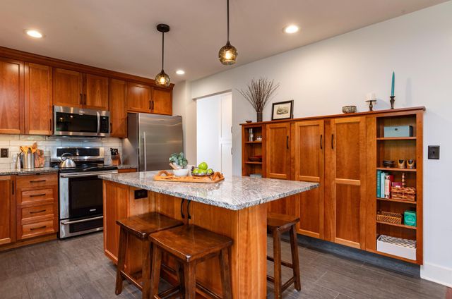 1421 Clement Street, Mendota Heights, MN 55118