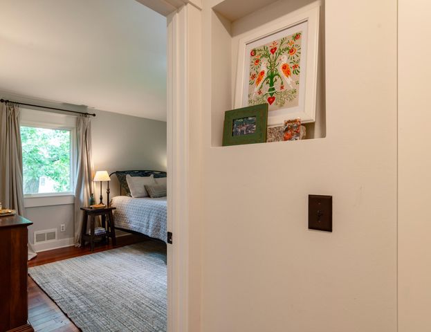 1421 Clement Street, Mendota Heights, MN 55118
