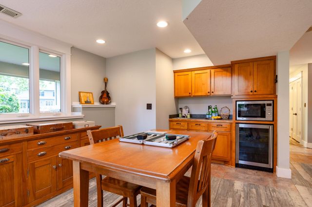 1421 Clement Street, Mendota Heights, MN 55118