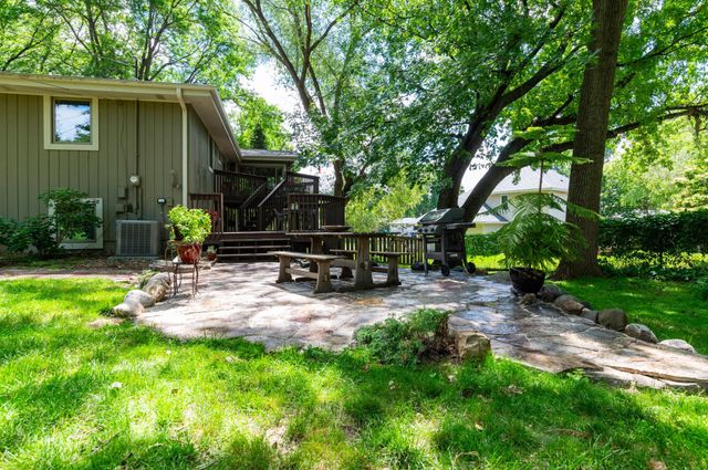1421 Clement Street, Mendota Heights, MN 55118