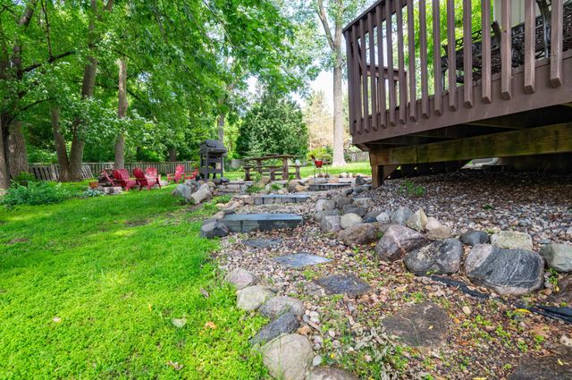 1421 Clement Street, Mendota Heights, MN 55118