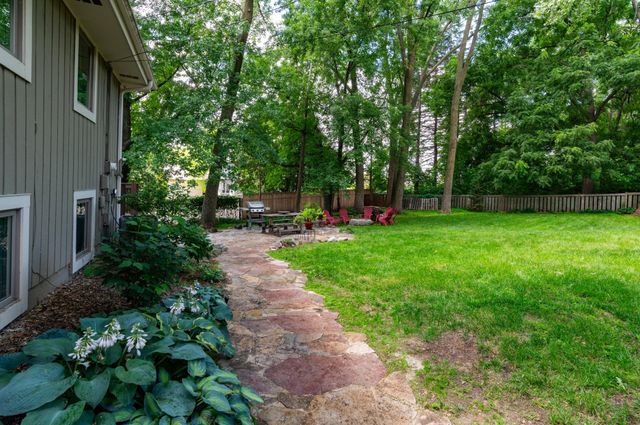 1421 Clement Street, Mendota Heights, MN 55118