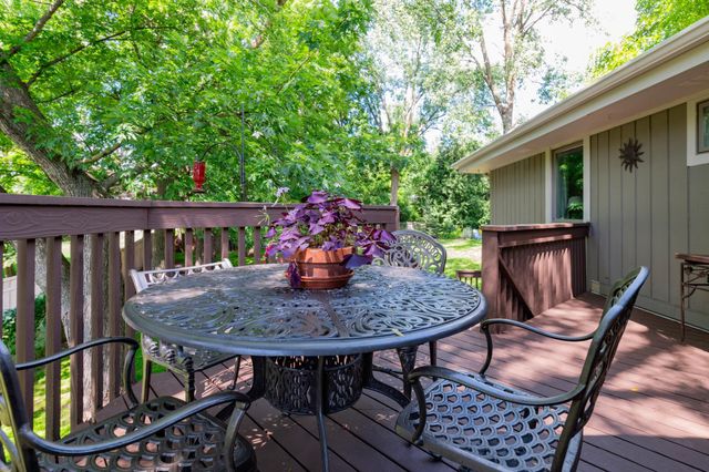 1421 Clement Street, Mendota Heights, MN 55118
