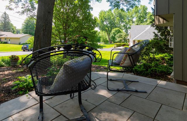 1421 Clement Street, Mendota Heights, MN 55118