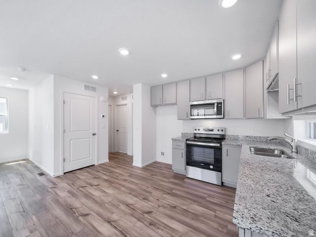 69 N JORDAN RIVER WAY, Saratoga Springs, UT 84045
