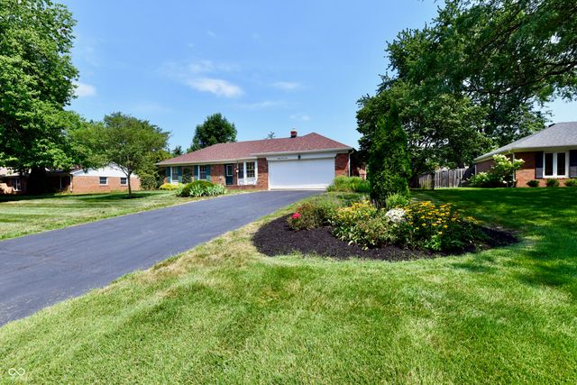 8340 Los Robles Road, Fishers, IN 46038