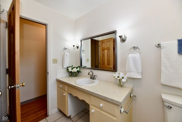 8340 Los Robles Road, Fishers, IN 46038