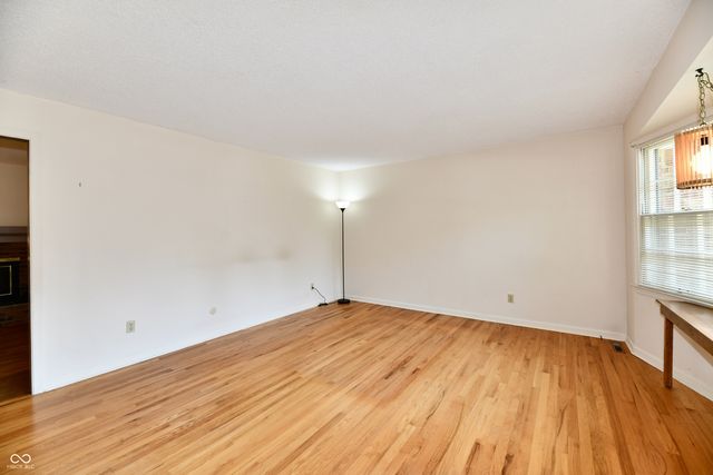 8340 Los Robles Road, Fishers, IN 46038